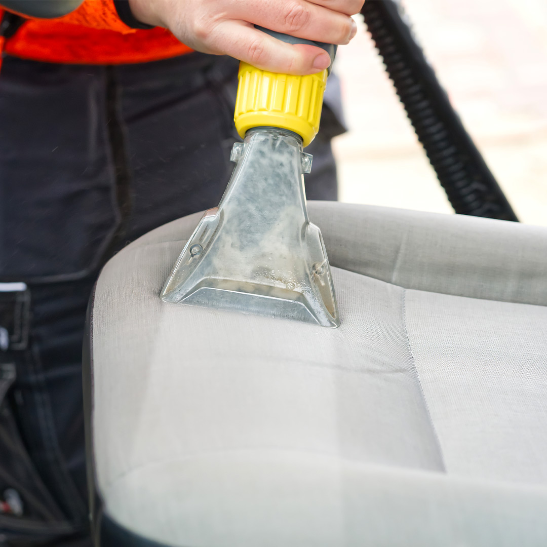 Professional cloth car seat shampooing and extraction